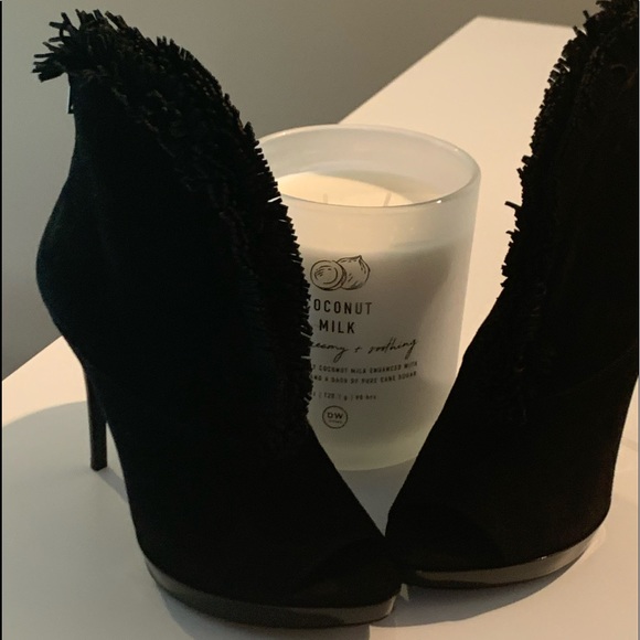 Authentic suede black Burberry boots - Picture 2 of 10